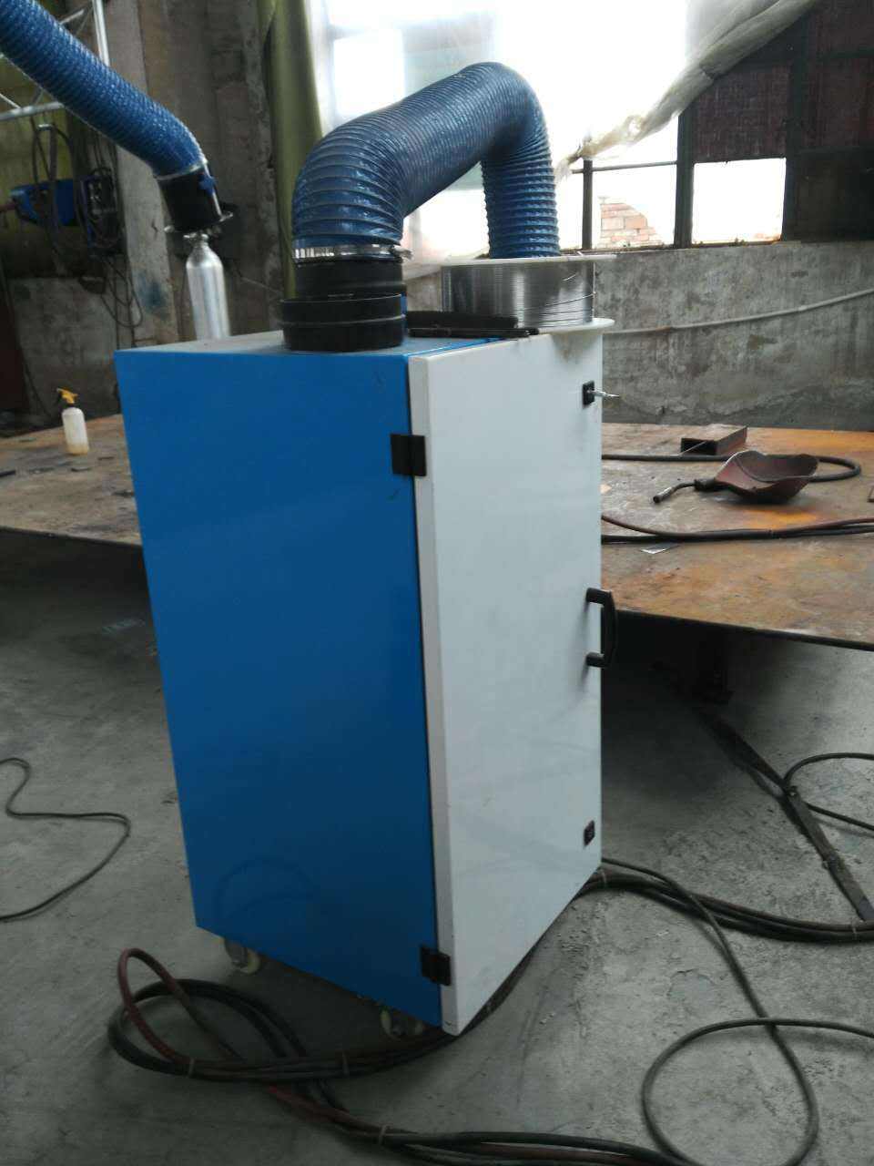 焊煙除塵器在襄陽黃工業(yè)場景中的應用 工業(yè)移動式焊煙凈化器解析